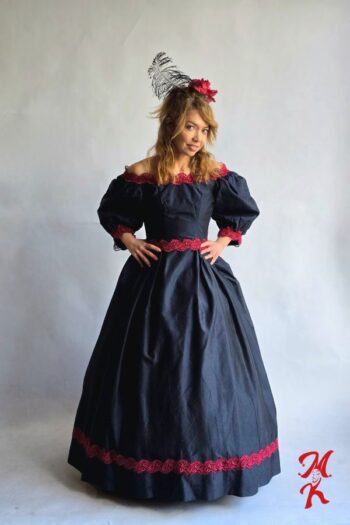 Suknia Wiktoriańska z Czerwonym Akcentem Suknia Wiktoriańska z Czerwonym Akcentem